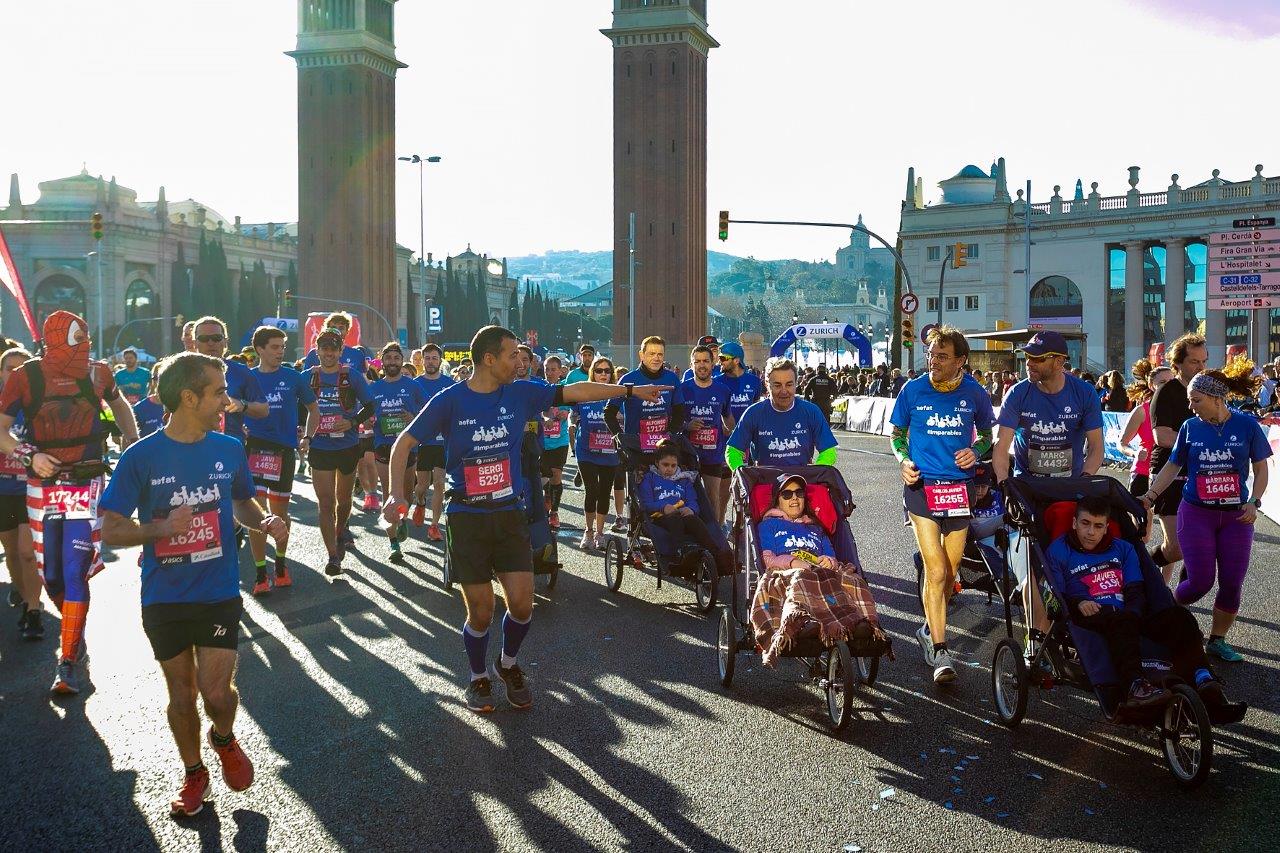 Aefat Equipo Zurich AT plaza MaratóBCN19 Foto Xavier dArquer