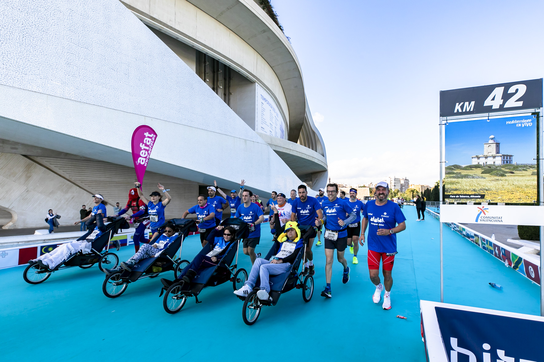 Equipo_Zurich_Aefat_en_Maratón_Valencia_2022_ataxia_telangiectasia_9.jpg